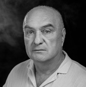 Александр Балуев