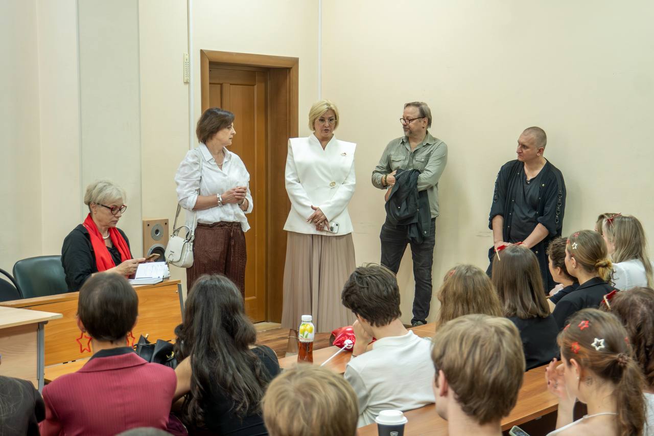 Состоялась торжественная линейка первокурсников мастерской Николая Козака